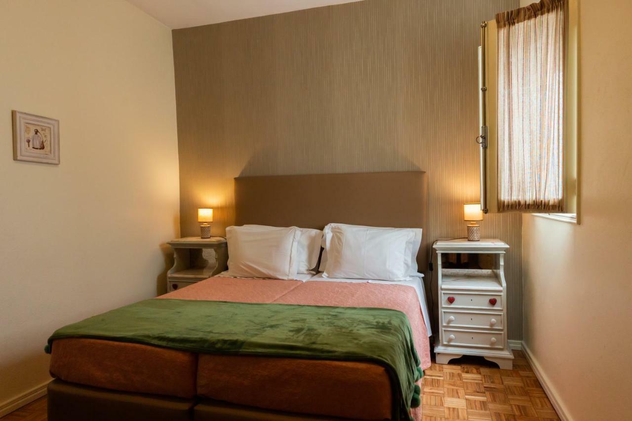 Ester Guest House Chaves Exteriör bild